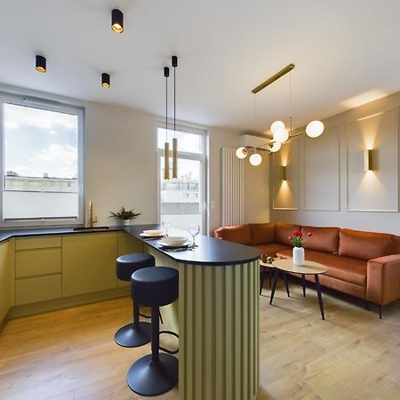 City Center Apartments Hoza By Noclegi Renters Warsawa Bagian luar foto