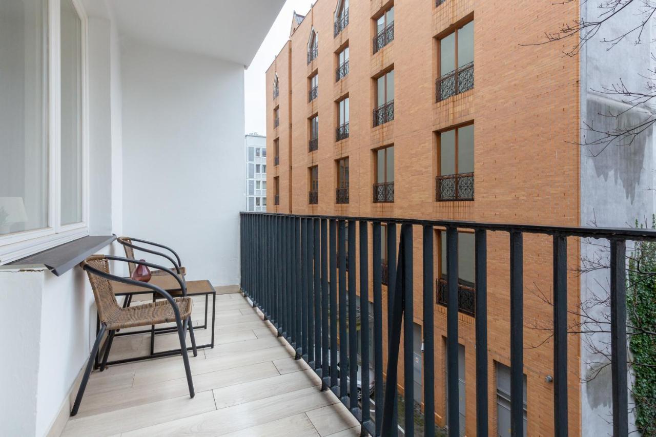 City Center Apartments Hoza By Noclegi Renters Warsawa Bagian luar foto