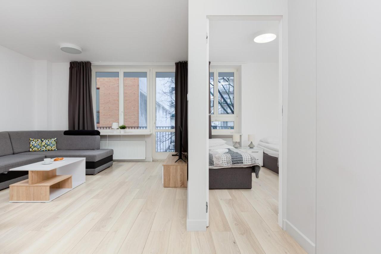 City Center Apartments Hoza By Noclegi Renters Warsawa Bagian luar foto
