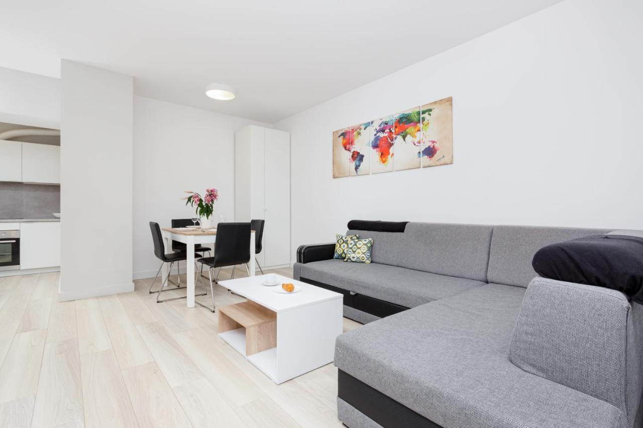 City Center Apartments Hoza By Noclegi Renters Warsawa Bagian luar foto