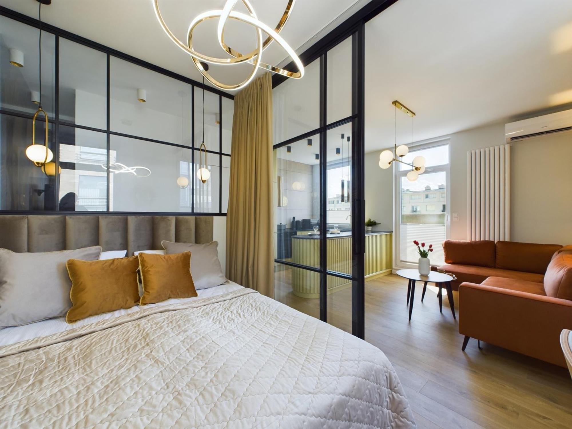 City Center Apartments Hoza By Noclegi Renters Warsawa Bagian luar foto