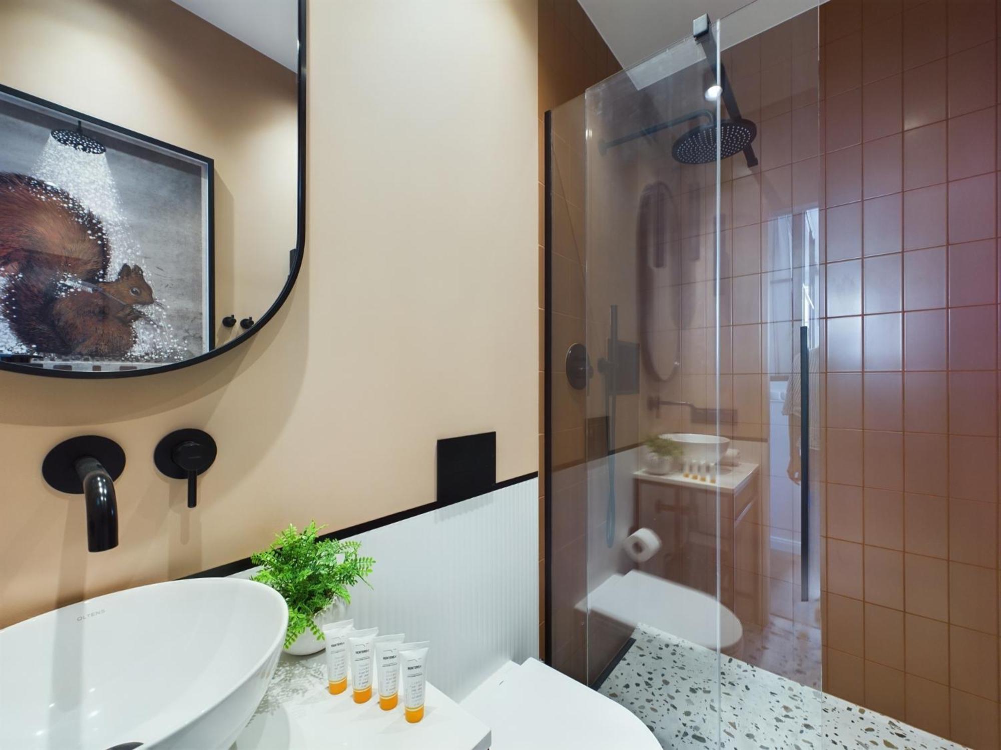 City Center Apartments Hoza By Noclegi Renters Warsawa Bagian luar foto
