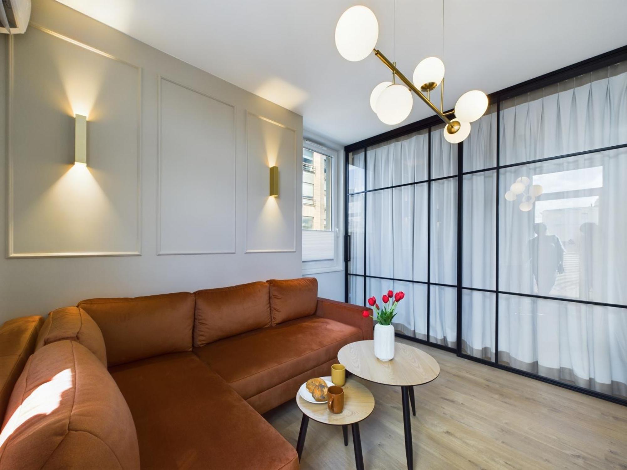 City Center Apartments Hoza By Noclegi Renters Warsawa Bagian luar foto